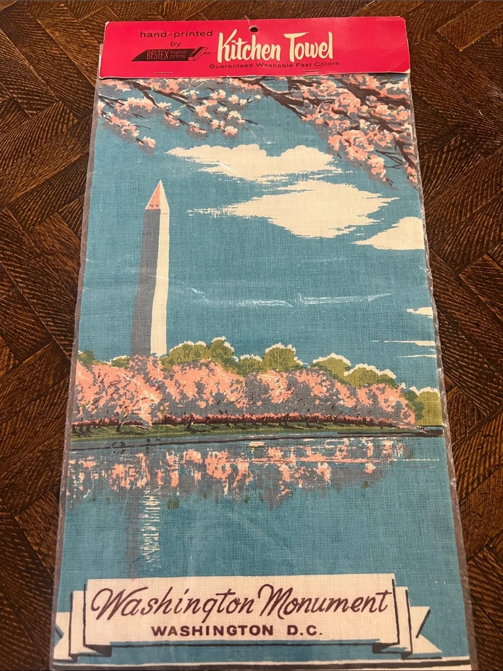 Amazing NIP 50’s Vintage-Style Washington Monument Kitchen Towel - Blue/Pink